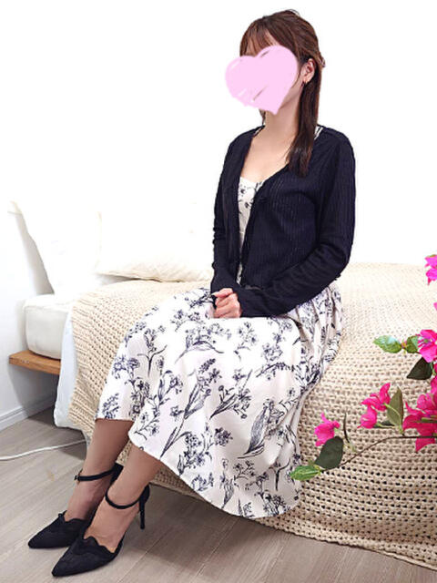 屋比久 もも HANA-okinawa-（人妻系デリヘル）
