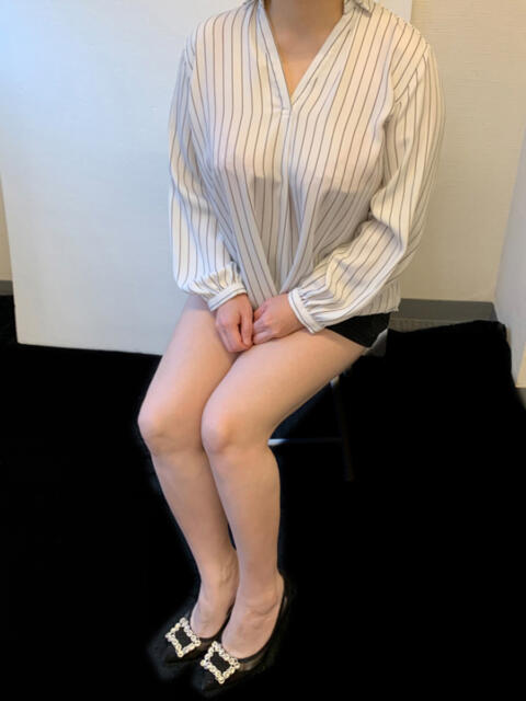 こう 人妻の輝き(大阪)（人妻デリヘル）