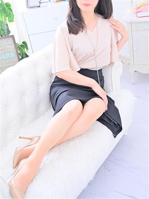 石田　友子 ミセス・レヴォアール～再会～（人妻性感デリヘル）