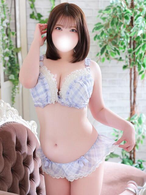 さな 白い巨乳（ホテヘル）