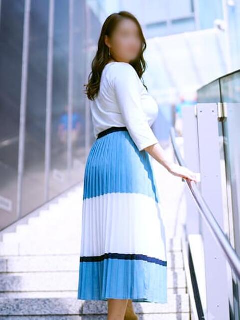 千明 ミセスラウンジ東京(人妻系デリヘル)