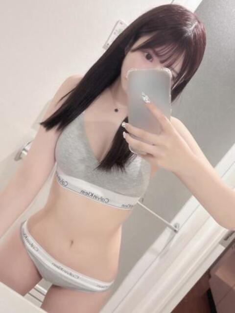 しおん E+アイドルスクール新宿・歌舞伎町店(デリヘル)