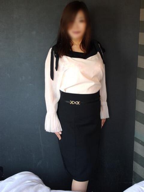 紺野麻由美 派遣妻（はけんづま）（待ち合わせ型人妻専門デリヘル）