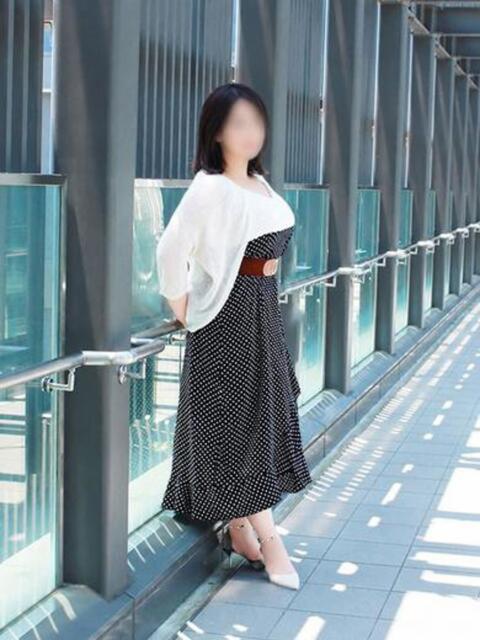 浜崎りさ こあくまな熟女たち 鶯谷・日暮里店(KOAKUMAグループ)(人妻・熟女デリヘル)