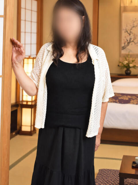みみ(昭和45年生まれ) 熟年カップル名古屋～生電話からの営み～（人妻・熟女デリヘル）