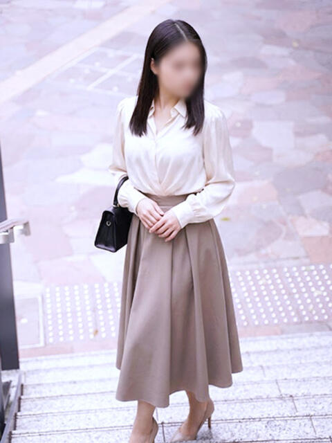 瑠奈 ミセスラウンジ東京(人妻系デリヘル)
