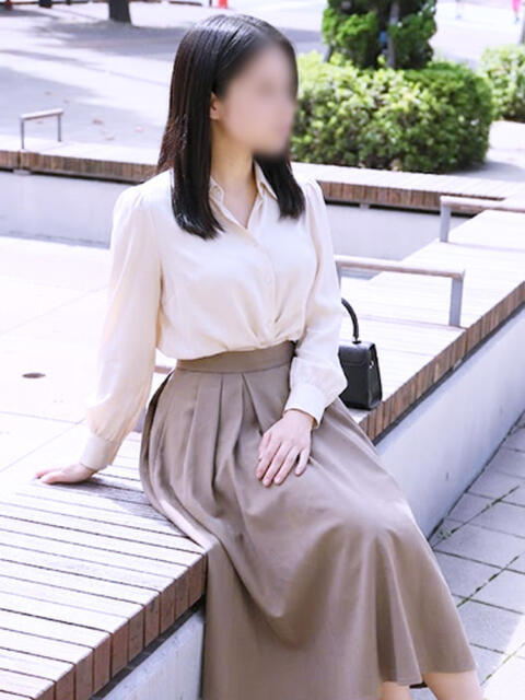 瑠奈 ミセスラウンジ東京(人妻系デリヘル)