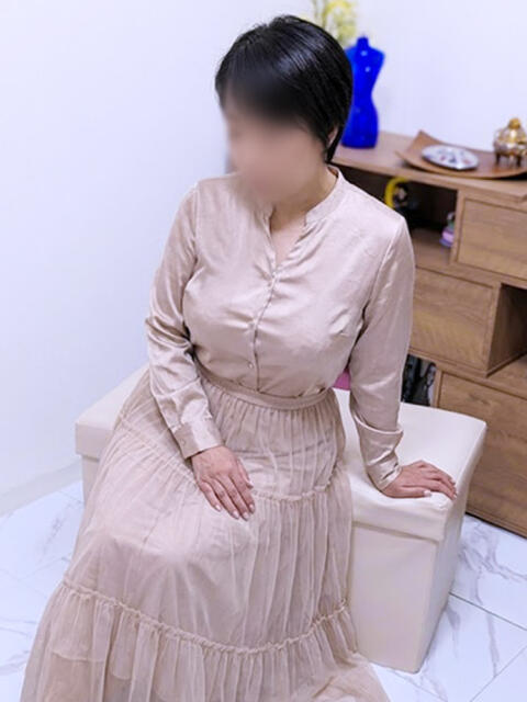 真紗美 ミセスラウンジ東京（人妻系デリヘル）