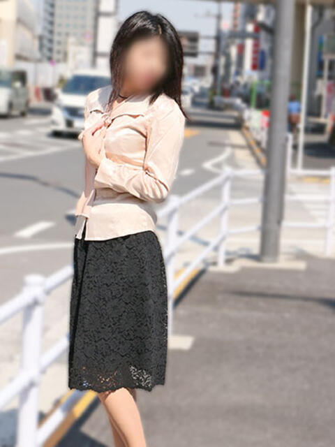 充希 ミセスラウンジ東京（人妻系デリヘル）