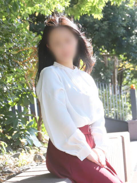 杏 ミセスラウンジ東京(人妻系デリヘル)