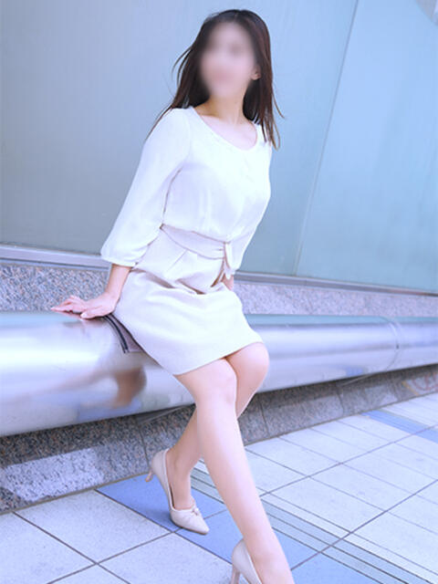 真里那 ミセスラウンジ東京(人妻系デリヘル)