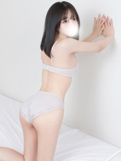 ゆい すぐ舐めたくて学園立川校〜舐めたくてグループ〜（デリヘル）
