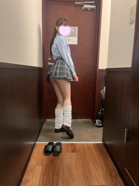 新入生 みく 青チェと赤チェ（派遣型オナクラ（手コキ））