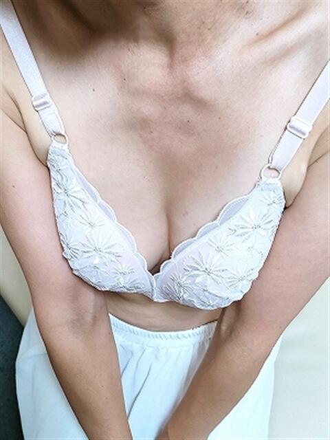よしの ギン妻パラダイス梅田店（人妻ホテヘル＆デリヘル）
