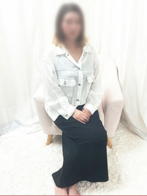 関田しゅり 恋する奥さん 西中島店（人妻ホテヘル＆デリヘル）