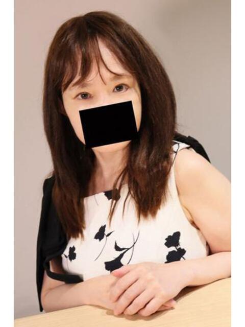 まな 逢って30秒で即尺（人妻・熟女待ち合わせデリヘル）