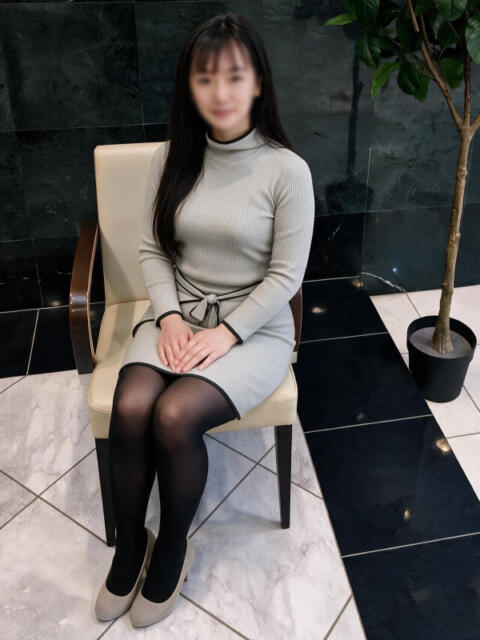 りお 大人の誘惑～色気を求めた女たち～（人妻デリヘル）