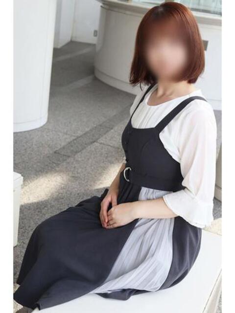 こはな 逢って30秒で即尺（人妻・熟女待ち合わせデリヘル）