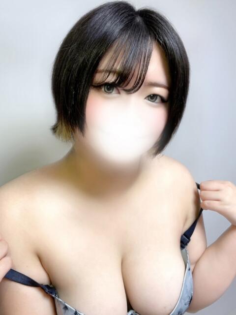 なぎさ ぽっちゃり巨乳素人専門店ぷにめろ池袋店（ぽっちゃり系デリヘル）