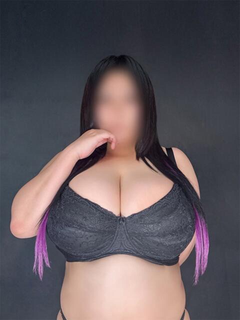 NI-NA Big Tits(ビッグティッツ)（巨乳専門デリヘル）