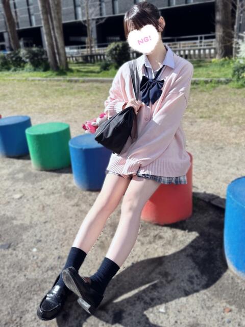 みいな 学校帰りの妹に手コキしてもらった件 梅田（派遣型オナクラ（手コキ））
