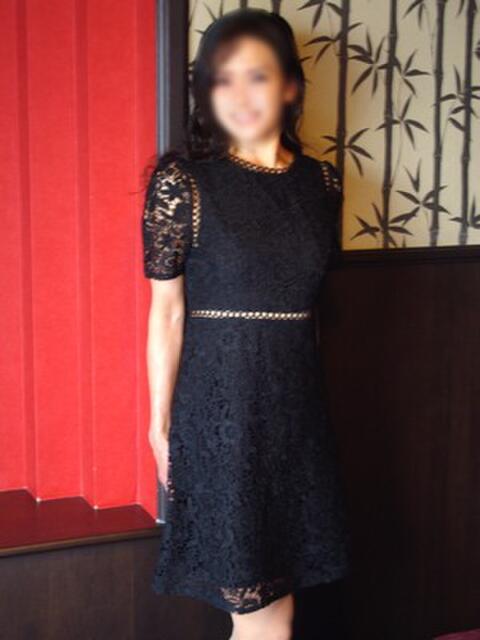 篠田梨沙子 派遣妻（はけんづま）（待ち合わせ型人妻専門デリヘル）