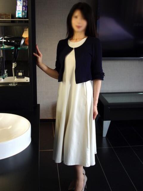 平野真奈美 派遣妻（はけんづま）（待ち合わせ型人妻専門デリヘル）