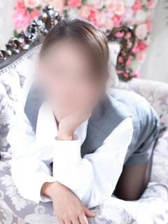 いくみ 新宿・本格コスプレ美人秘書オフィスイメクラ「秘書課女子」（新宿・歌舞伎町/デリヘル）