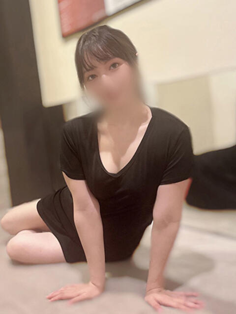 えみり【品よく可憐な癒し美女】 エフルラージュ大曽根（店舗型性感エステ）