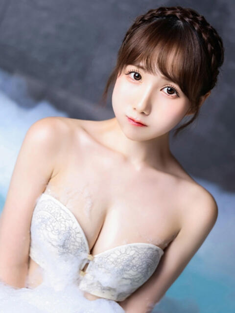 新人・こはる☆濡れて誘う清純肌 シャブール（高級デリヘル）