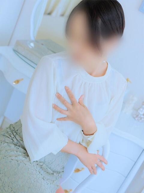 りんご 梅田アバンチュール(人妻ホテヘル)