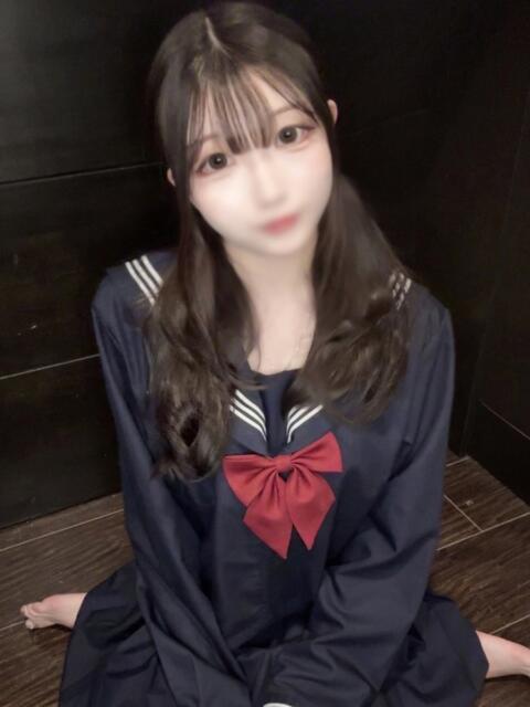 あみ E+アイドルスクール新宿・歌舞伎町店（デリヘル）