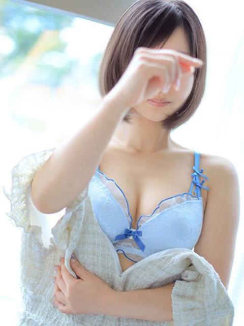 ゆい　天使のような納得の美形 CELEB FACE NAKASU（人妻ソープランド）