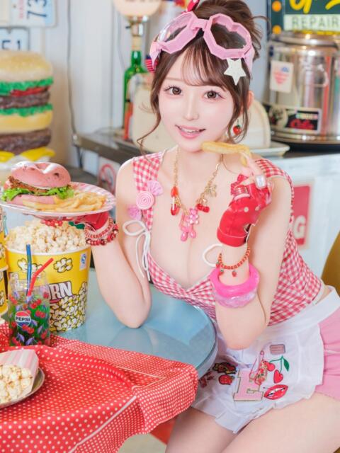 まな E+アイドルスクール　大阪・日本橋店（デリヘル）