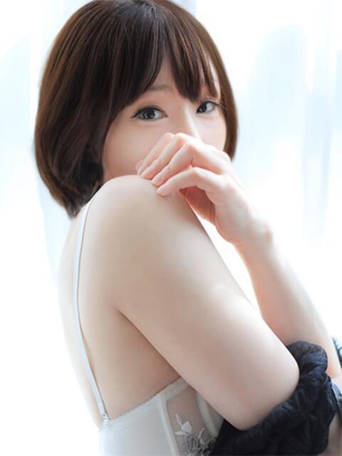 ゆきの　魅惑的な大人の魅力 CELEB FACE NAKASU（人妻ソープランド）