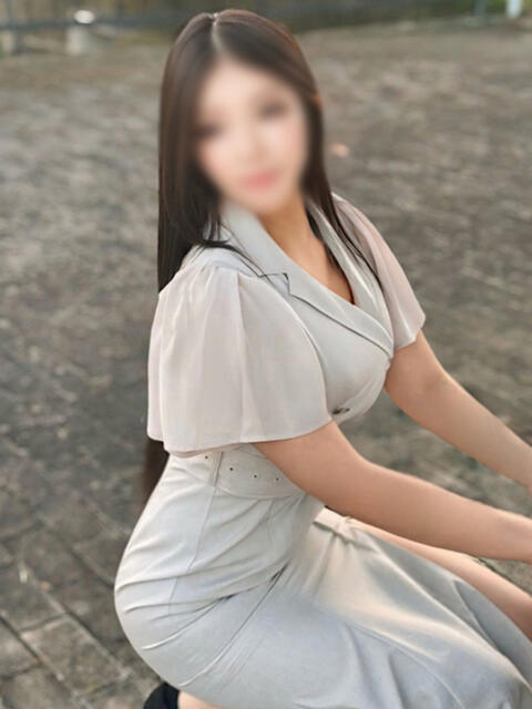 椎名-しいな- ただ離婚してないだけ（人妻デリヘル）