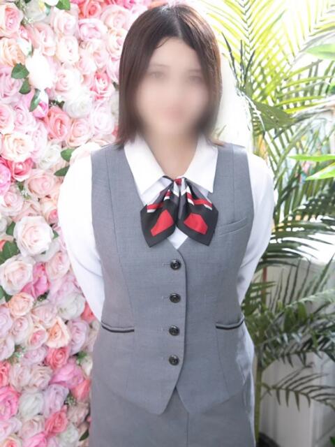 めい 新宿・本格コスプレ美人秘書オフィスイメクラ「秘書課女子」（ホテヘル）