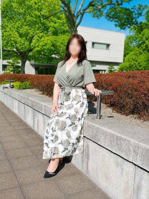 平野華 こあくまな人妻・熟女たち東広島店(KOAKUMAグループ)(人妻・熟女デリヘル)