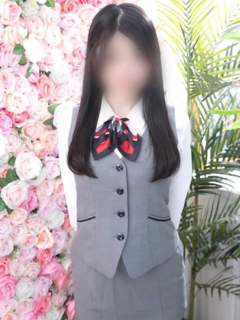 れいか 新宿・本格コスプレ美人秘書オフィスイメクラ「秘書課女子」（ホテヘル）