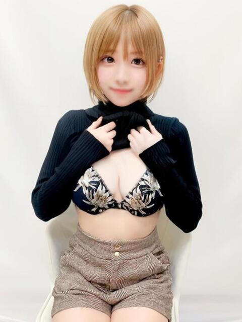 さな　Fカップ童顔美少女 渋谷業界未経験（素人系デリヘル）