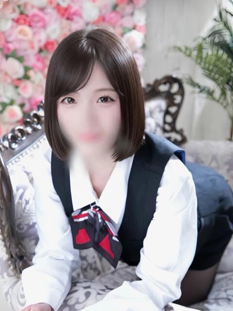 ほん 新宿・本格コスプレ美人秘書オフィスイメクラ「秘書課女子」（ホテヘル）