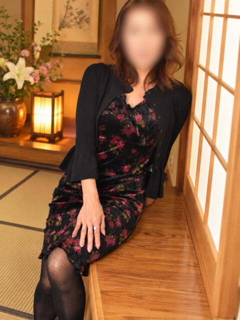 れいこ(昭和49年生まれ) 熟年カップル名古屋～生電話からの営み～（人妻・熟女デリヘル）