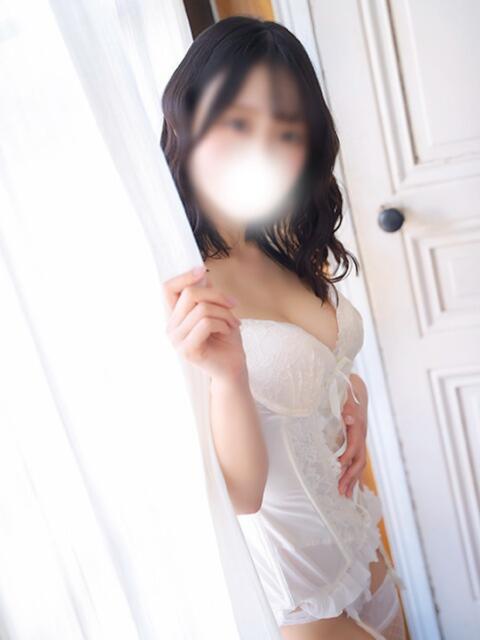 しの 白い巨乳（ホテヘル）