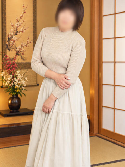 ちえみ(昭和49年生まれ) 熟年カップル名古屋～生電話からの営み～（人妻・熟女デリヘル）