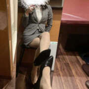 まい スーツでのお仕置き♡ ゴールドハンズ