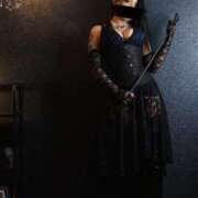 妃(きさき) こんばんは 黒薔薇