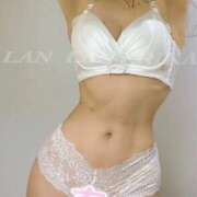 ヒメ日記 2025/11/13 07:35 投稿 エリカ 渋谷蘭の会