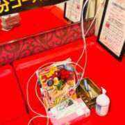 葵あお 待合に充電器 ミスターダンディー