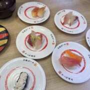 りん お昼は大好きな〇〇食べたよ 三重四日市ちゃんこ