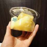 さえ カットフルーツ🍍🍌🍎🍓 エスッテ×エスッテ